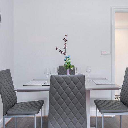 Modern Family Home W/Wi-Fi, Netflix, Self Check-In Λονδίνο Εξωτερικό φωτογραφία